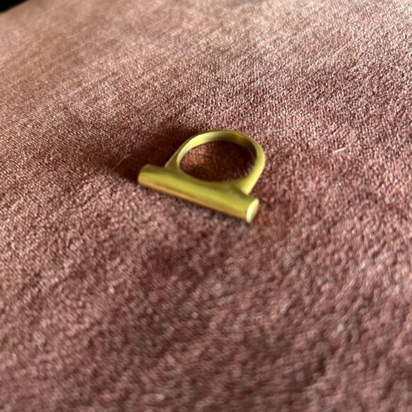 Gold Bar Ring - Picture 3 of 3